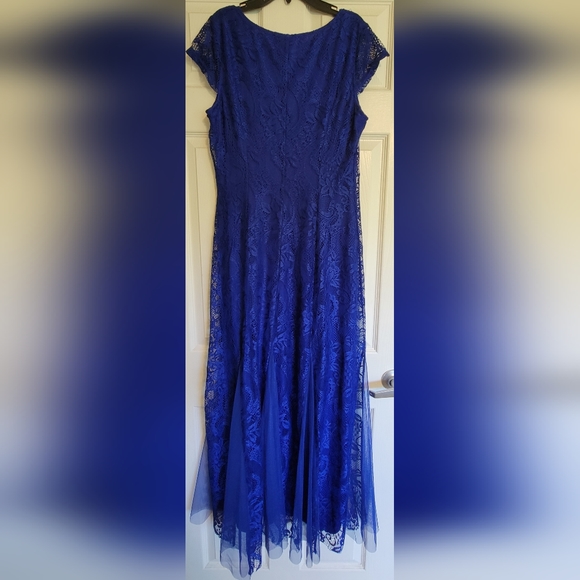 Blue formal lace overlay dress with sheer and lace skirt - Picture 5 of 7